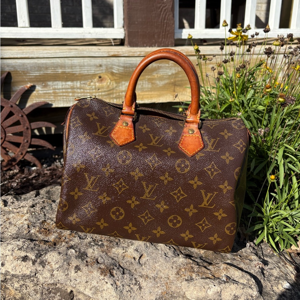 ✨AUTHENTIC 💯Louis Vuitton Speedy 25✨